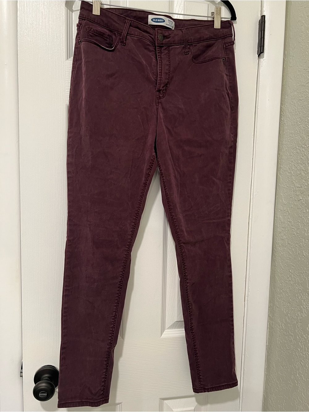 Old Navy - Rockstar Super Skinny Pants in Burgundy